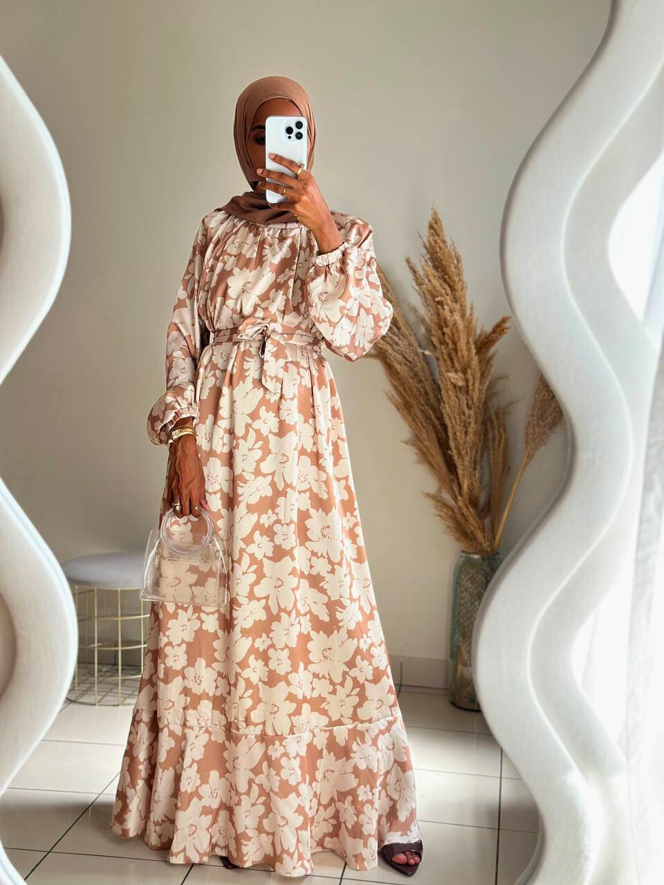 Robe Fleurie Satin Beige Doré Robe Fleurie Satin Beige Doré – Image 2