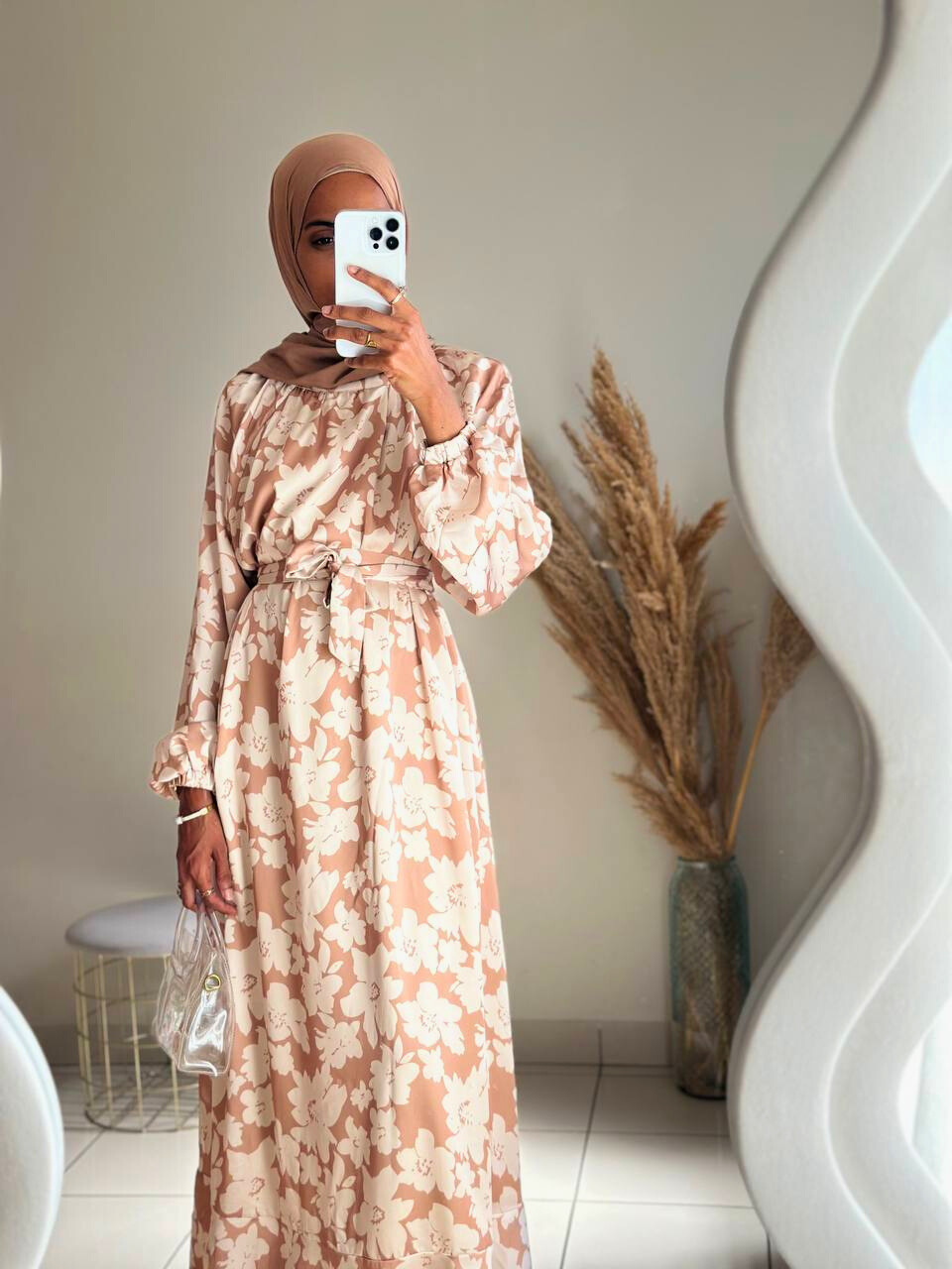 Robe Fleurie Satin Beige Doré Robe Fleurie Satin Beige Doré – Image 4