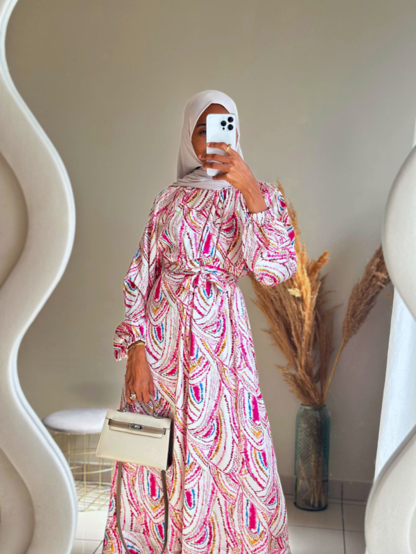 Robe longue en satin fluide imprimé multicolore